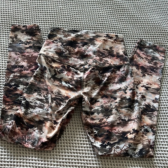 Lululemon leggings - Picture 3 of 3